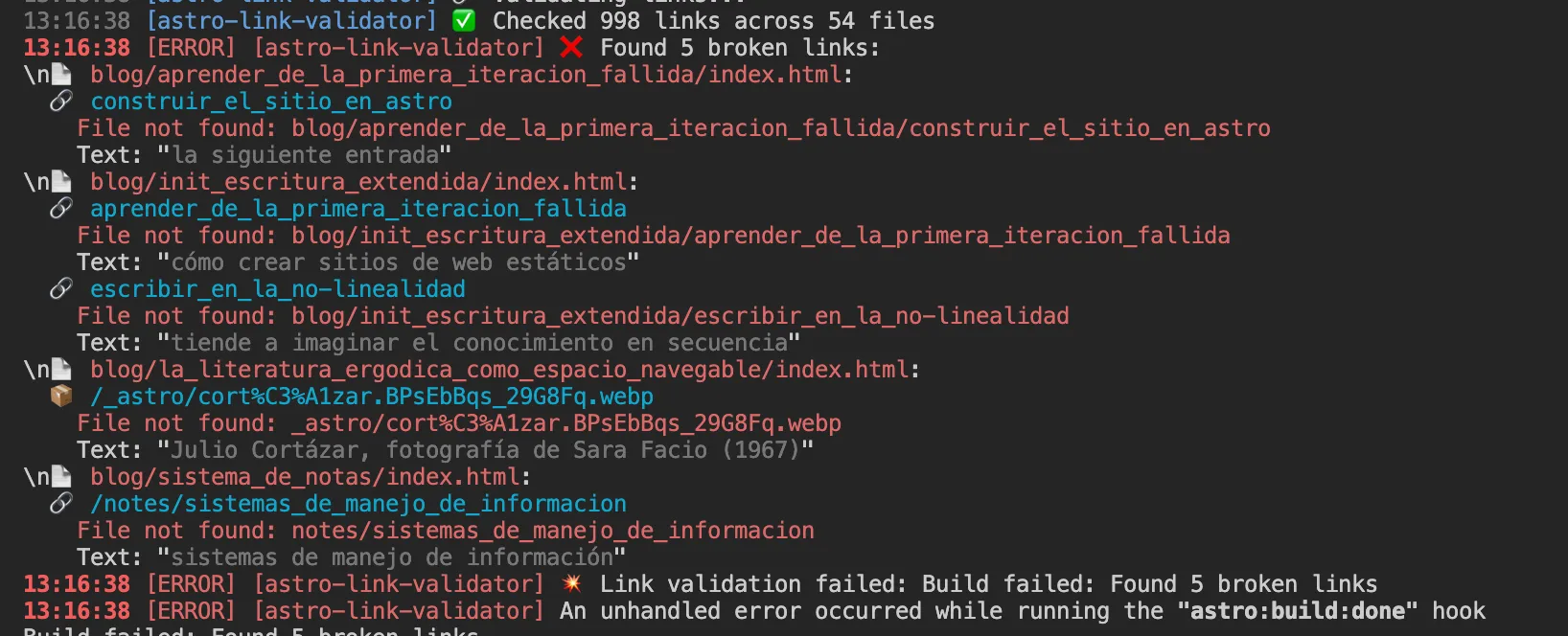 Salida de la terminal mostrando astro-link-validator detectando 5 enlaces rotos durante el build